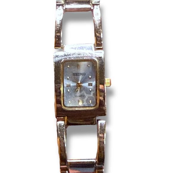 Seiko Stainless Steel Watch Womens Rectangle Case Chainlink Bracelet Quartz RUNS - Picture 4 of 7